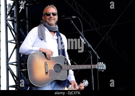 Kevin Costner performs at the 1st Annual 'Boots and Hearts Music Festival'. Bowmanville, Canada - 10.08.12 Stock Photo