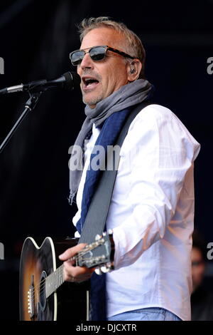 Kevin Costner performs at the 1st Annual 'Boots and Hearts Music Festival'. Bowmanville, Canada - 10.08.12 Stock Photo