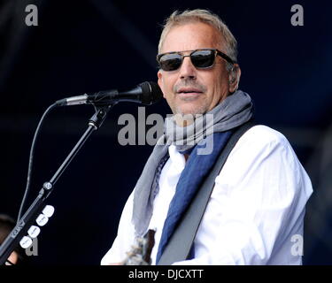 Kevin Costner performs at the 1st Annual 'Boots and Hearts Music Festival'. Bowmanville, Canada - 10.08.12 Stock Photo