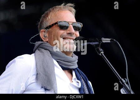 Kevin Costner performs at the 1st Annual 'Boots and Hearts Music Festival'. Bowmanville, Canada - 10.08.12 Stock Photo