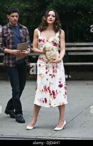 Katharine McPhee and Jeremy Jordan filming on the set of her new NBC television show 'Smash' in the Flatiron District, Manhattan. New York City, USA - 17.08.12 Stock Photo