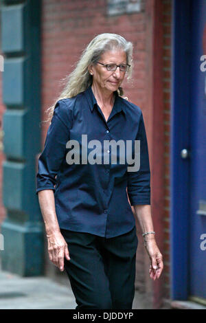 Annie Leibovitz on the set of a photoshoot for Vogue Magazine in Soho, Manhattan. Featuring: Annie Leibovitz Where: New York City, United States When: 30 Jul 2012 Stock Photo