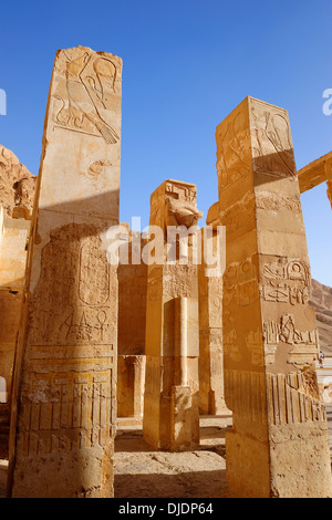 Carved columns within the Shrine of Hathor - mortuary temple of Queen Hatshepsut at Deir el-Bahri, Luxor, Egypt Stock Photo