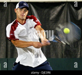 Andy Roddick (usa) Hits A Backhand In His Match Against Gilles Muller 