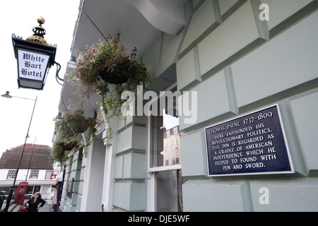 Sign commemorating Tom Paine on the outside of the White Hart Hotel, High Street, Lewes, East Sussex. Stock Photo