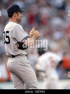 New york yankees mike mussina hi-res stock photography and images - Alamy