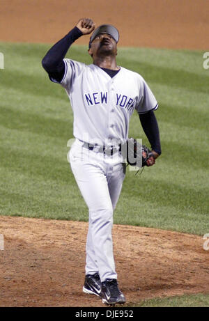 Jun 22, 2004; Baltimore, MD, USA; Yankees' relief pitcher TOM GORDON reacts to striking out Luis Matos in the 9th inning to end the game between the New York Yankees v. Baltimore Orioles, Tuesday June 22, 2004 at Camden Yards in Baltimore, MD. New York defeated Baltimore 10-4. Stock Photo