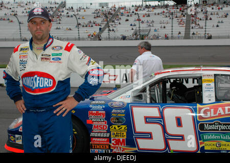 Sep 09, 2004; Richmond, VA, USA ; STACY COMPTON waits his turn to qualify for the Emerson Radio 250 at the Richmond International Raceway. Stock Photo