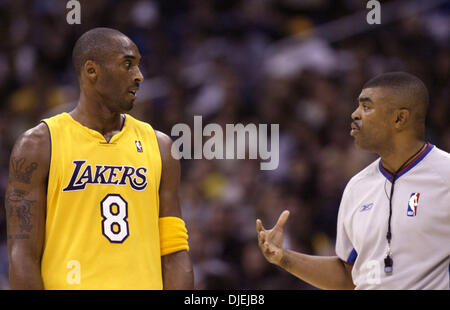 Nov 17, 2004; Los Angeles, CA, USA; Los Angels Lakers (8) KOBE BRYANT talks to the referee during the second half of the game againts the Los Angeles Clippers at the Staples Center in Los Angeles. Stock Photo