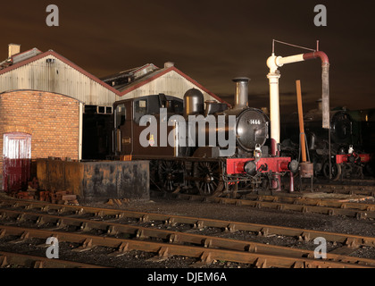 GWR 1400 Class 0-4-2T No. 1466 on shed at Didcot during the night Stock Photo