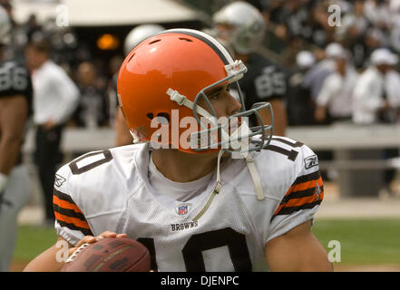 Cleveland Browns quarterback Brady Quinn (10) hands off to running back  Jerome Harrison (35) during the NFL football game between the Kansas City  Chiefs and the Cleveland Browns at Arrowhead Stadium in