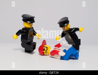 lego-policemen-beat-up-a-suspect-djet2k.jpg