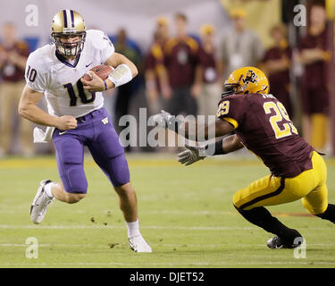 TEMPE, AZ - MARCH 25: Michael Snyder (6) Washington Huskies