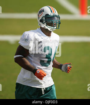 Nov 21, 2007 - Davie, Florida, USA - Dolphins running back RICKY