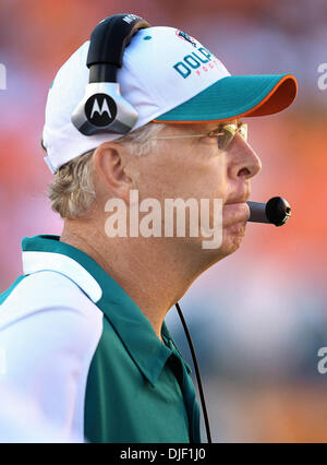 Dec 02, 2007 - Miami Gardens, Florida, USA - Dolphins Head Coach CAM CAMERON watches the final seconds of their game against the New York Jets Sunday at Dolphin stadium.  Final score Jets 40-13 over the Fins. (Credit Image: © Bill Ingram/Palm Beach Post/ZUMA Press) RESTRICTIONS: * USA Tabloids Rights OUT * Stock Photo