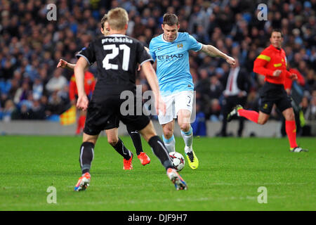 Manchester, UK. 27th Nov, 2013. James Milner of Manchester City in action during the UEFA Champions League match Manchester City v Viktoria Plzen from The Etihad Stadium, Manchester Credit:  Action Plus Sports/Alamy Live News Stock Photo