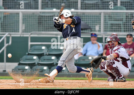 FIU Golden Panthers INF Garrett Wittels (10) makes contact..The Texas A&M Aggies defeated the FIU Golden Panthers 17-3 in the NCAA regionals at Alex Rodriguez Park in Coral Gables, Florida. (Credit Image: © Ron Hurst/Southcreek Global/ZUMApress.com) Stock Photo