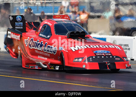 Bob Tasca heads to a 1st round win in his Motorcraft / Quick Lane Mustang Top Fuel funny car.  NHRA Route 66 Nationals held at Route 66 Raceway, Joliet, Illinois. (Credit Image: © John Rowland/Southcreek Global/ZUMApress.com) Stock Photo