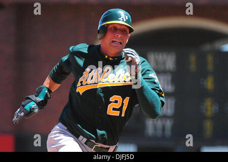 San Francisco, CA: Oakland Athletics right fielder Ryan Sweeney (21) runs to third base. The Giants won the game 6-2. (Credit Image: © Charles Herskowitz/Southcreek Global/ZUMApress.com) Stock Photo