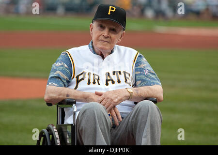 19 June 2010: Catcher Bob Oldis (2) of the 1960 Pittsburgh Pirates