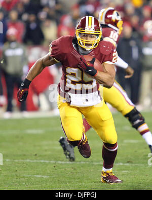 Landover, Maryland, USA. 25th Nov, 2013. Washington Redskins running back Roy Helu Jr. (29) in action during a regular season match between the Washington Redskins and the San Francisco 49ers at FedEx Field in Landover, Maryland. Credit:  Action Plus Sports/Alamy Live News Stock Photo