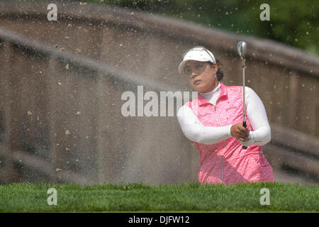 Golfer Jee Young Lee makes a bunker shot during the 2nd round of the ...