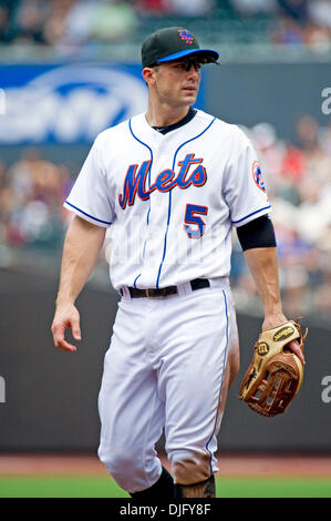David Wright of the New York Mets takes fielding practice prior to a