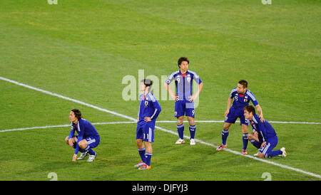 June 28, 2010 - Pretoria, South Africa - Players of Japan react after the 2010 FIFA World Cup soccer match between Paraguay and Japan at Loftus Versfeld Stadium on June 29, 2010 in Pretoria, South Africa. (Credit Image: © Luca Ghidoni/ZUMApress.com) Stock Photo