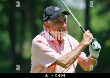 June 30, 2010 - Sylvania, Ohio, USA - 30 June 2010:  Jamie Farr during the Owens-Illinois Celebrity Pro-Am event of the Jamie Farr Owens Corning Classic presented by Kroger at Highland Meadows Golf Club in Sylvania, Ohio.   .Mandatory Credit: Scott W. Grau / Southcreek Global (Credit Image: © Southcreek Global/ZUMApress.com) Stock Photo