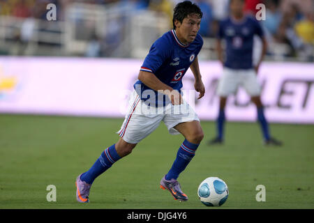 July 10, 2010 - Pasadena, California, United States of America - 10 July 2010: Cruz Azul midfielder Cesar Villaluz dribbles the ball up the pitch, during a friendly match at the Rose Bowl in Pasadena, California.       .Mandatory Credit:  Tony Leon / Southcreek Global (Credit Image: © Southcreek Global/ZUMApress.com) Stock Photo