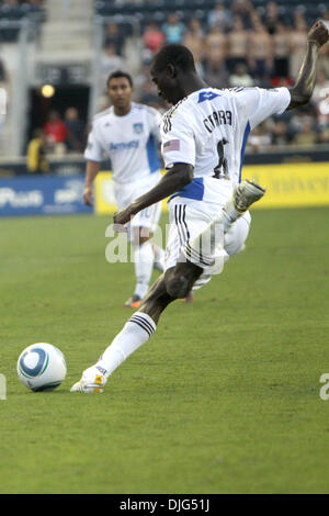July 10, 2010 - Chester, Pennsylvania, United States of America - 10 July 2010: San Jose Earthquakes defender Ike Opara (#6) sends the ball down the field during the match against the Philadelphia Union at PPL Park in Chester, PA. The Union lost 2-1. Mandatory Credit: Kate McGovern / Southcreek Global (Credit Image: Â© Southcreek Global/ZUMApress.com) Stock Photo