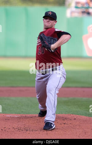 Houston Astros' Bud Norris delivers a pitch against the New York Mets ...