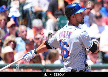 July 18, 2010 - San Francisco, CA, United States of America - 18 July 2010; San Francisco, CA: New York Mets Angel Pagan (16) at bat. The New York Mets won the game 4-3. ..Mandatory Credit: Charles Herskowitz / Southcreek Global (Credit Image: © Southcreek Global/ZUMApress.com) Stock Photo