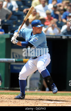 July 21, 2010 - Kansas City, Missouri, United States of America - 21 July 2010:  Kansas City Royals first baseman Billy Butler (16) bats against the Toronto Blue Jays. The Kansas City Royals beat the Toronto Blue Jays 5-2 at Kauffman Stadium in Kansas City, Mo..Mandatory Credit: Dak Dillon/ Southcreek Global. (Credit Image: © Southcreek Global/ZUMApress.com) Stock Photo