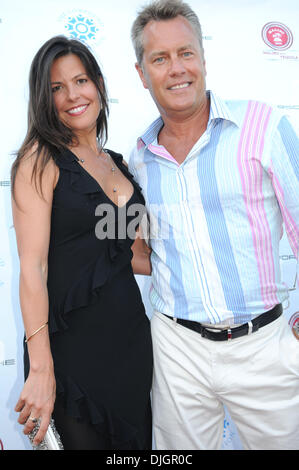 Peter Cook with wife Suzanne Shaw Cook 1st Annual Compound Foundation 'Fostering A Legacy' Benefit East Hampton, New York - 14.07.12 Stock Photo