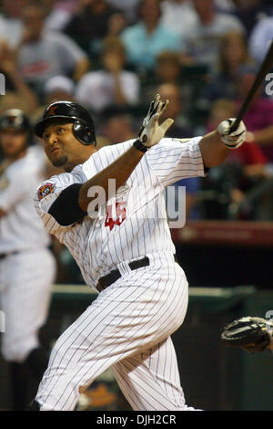 Houston Astros outfielder Carlos Lee catches a fly ball during a Major  League Baseball spring training workout Friday, Feb. 22, 2008 in Kissimmee,  Fla. (AP Photo/David J. Phillip Stock Photo - Alamy