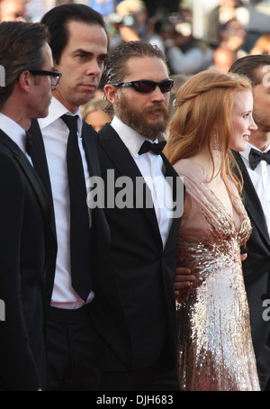 Tom hardy and jessica chastain hi-res stock photography and images - Alamy