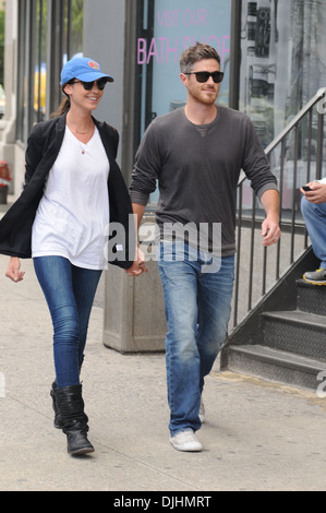 David Annable and wife Odette Yustman take a stroll in SoHo New York ...