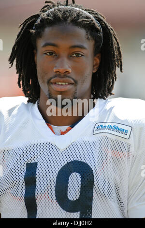 Aug. 05, 2010 - Bourbonnais, Illinois, United States of America - 5 August 2010:  Chicago Bears wide receiver Devin Aromashodu (19) heads to the field for the training camp practice at Olivet Nazarene University in Bourbonnais, IL..Mandatory Credit - John Rowland / Southcreek Global. (Credit Image: © Southcreek Global/ZUMApress.com) Stock Photo