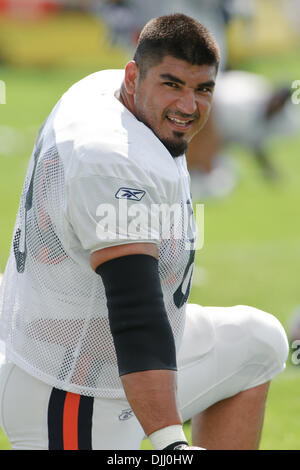 Chicago Bears offensive guard Roberto Garza (63) during the Bears training  camp practice at Olivet Nazarene University in Bourbonnais, IL. (Credit  Image: © John Rowland/Southcreek Global/ZUMApress.com Stock Photo - Alamy