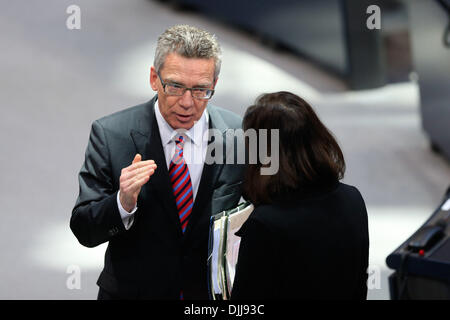 Berlin, Germany. 28th Nov, 2013. Berlin, Germany. November 28th, 2013. 3. Plenary session (Militar Mission in Sudan) with participation of Chancellor Angela Merkel. / Picture:Thomas de MaiziÃƒ?Ã‚Â¨re (CDU), German Minister of Defence. Credit:  Reynaldo Paganelli/NurPhoto/ZUMAPRESS.com/Alamy Live News Stock Photo