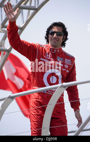 Aug. 08, 2010 - Lexington, Ohio, United States of America - 8 August, 2010; Target Chip Ganassi Racing's DARIO FRANCHITTI waves to fans during driver presentations before the Izod IndyCar Series Honda Indy 200 at the Mid-Ohio Sports Car Course in Lexington, Ohio. Franchitti went on to win the race..Mandatory Credit: Will Schneekloth / Southcreek Global (Credit Image: © Southcreek G Stock Photo