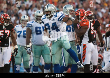 Dallas Cowboys wide receiver Roy E. Williams (11) during an NFL wild-card  playoff football game against the Philadelphia Eagles, Saturday, Jan. 9,  2010, in Arlington, Texas. (AP Photo/Sharon Ellman Stock Photo - Alamy