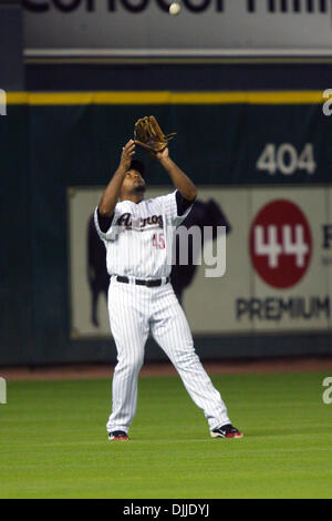 Houston Astros left fielder Carlos Lee during batting practice in a baseball  game in Houston on Wednesday, April 7, 2010. (AP Photo/Bob Levey Stock  Photo - Alamy