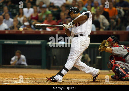 Houston Astros left fielder Carlos Lee during batting practice in a baseball  game in Houston on Wednesday, April 7, 2010. (AP Photo/Bob Levey Stock  Photo - Alamy