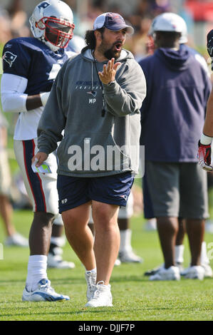 New England Patriots linebacker Matt Judon (9) prior to an NFL football  game, Sunday, Sept. 26, 2021, in Foxborough, Mass. (AP Photo/Greg M. Cooper  Stock Photo - Alamy