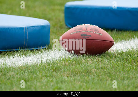 Buffalo Bills rookie offensive lineman Andy Levitre (67) in action during  training camp at Pittsford, New York. (Credit Image: © Mark  Konezny/Southcreek Global/ZUMApress.com Stock Photo - Alamy