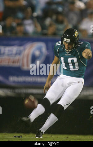 Jacksonville Jaguars place kicker Josh Scobee (10) kicks a field goal ...