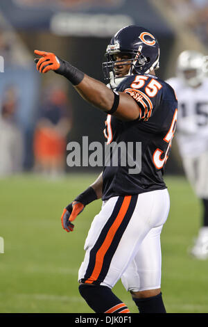 Oakland Raiders defensive back Joe Porter looks at the scoreboard during a preseason  NFL football game against the Chicago Bears in Chicago, Saturday, 21, 2010.  (AP Photo/Charles Rex Arbogast Stock Photo - Alamy