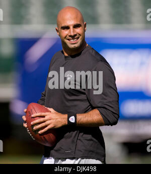 Aug. 28, 2010 - Oakland, California, U.S. - Oakland Raiders quarterback BRUCE GRADKOWSKI #5 during pre-game warm up against the SF 49ers. (Credit Image: © William Mancebo/ZUMApress.com) Stock Photo